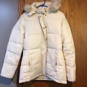 GAP White puffy winter coat with fur hood